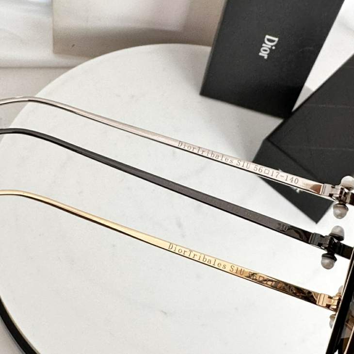 Picture of Dior Sunglasses _SKUfw77620265fw